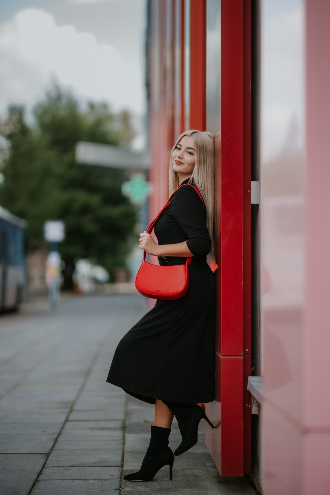 lara bags